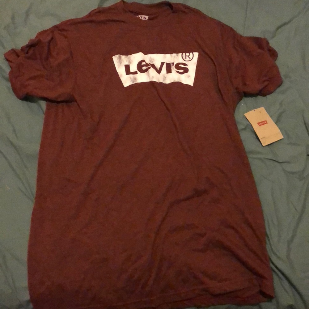 Red M Levi’s shirt NWT